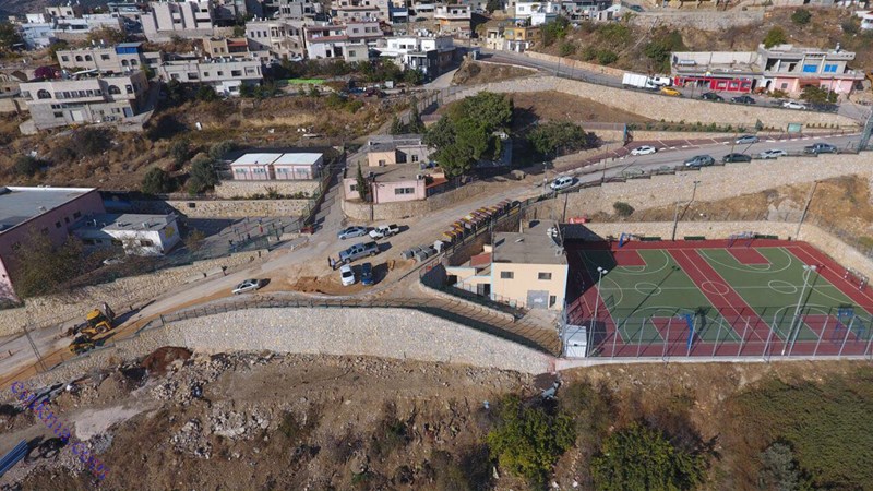 دوار المدرسة وطريق "عين الحمام" - כיכר וכביש בית ספר